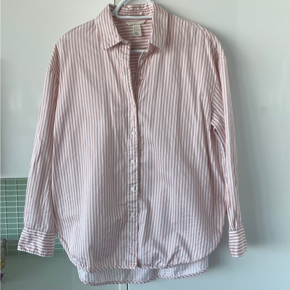 H&M pink and white striped blouse 100% cotton. - Picture 2 of 4